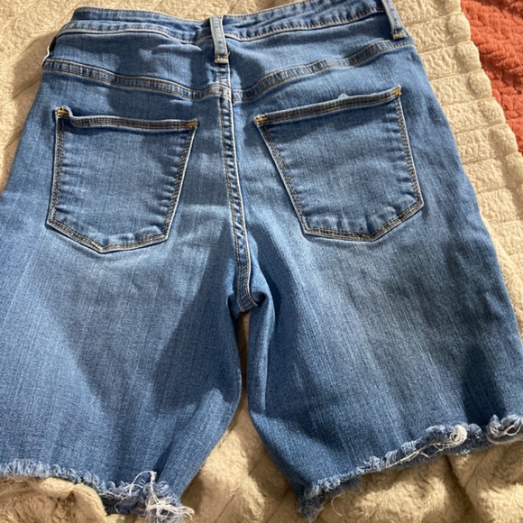 Capris - Picture 2 of 3